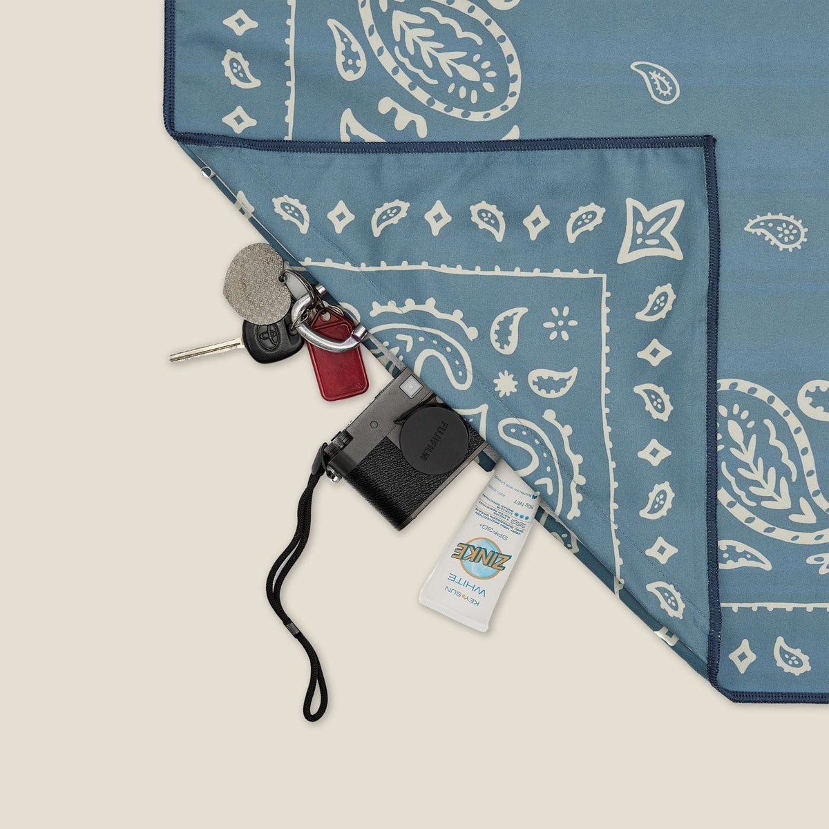Somerside XL Venice Sand Free Beach Towel, detail view