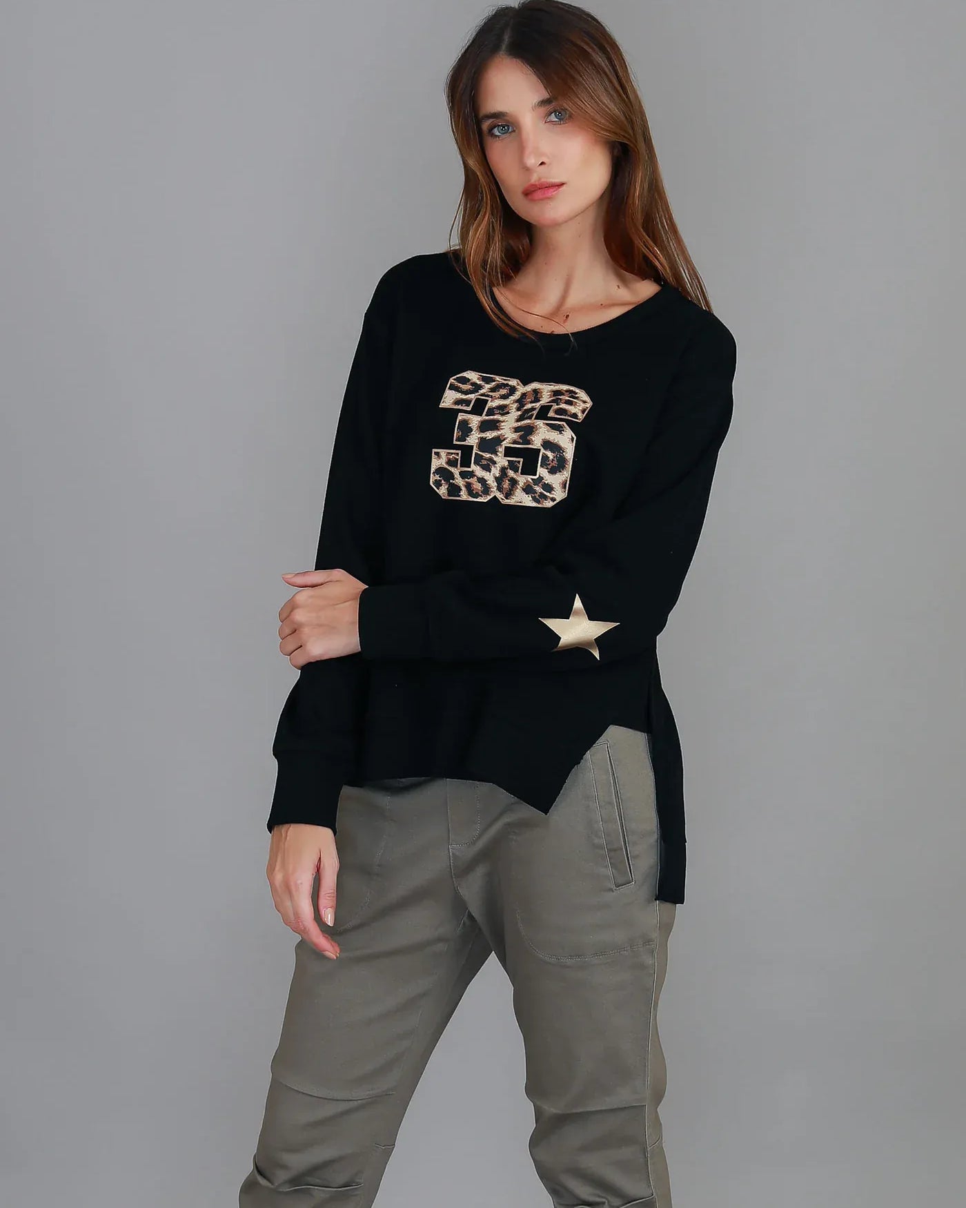 3rd Story 3rd Story Carina 3S Leopard Logo Sweatshirt 1610-2107 3rd Story Carina 3S Leopard Logo Sweatshirt Splash Swimwear Clothing Top Black / S