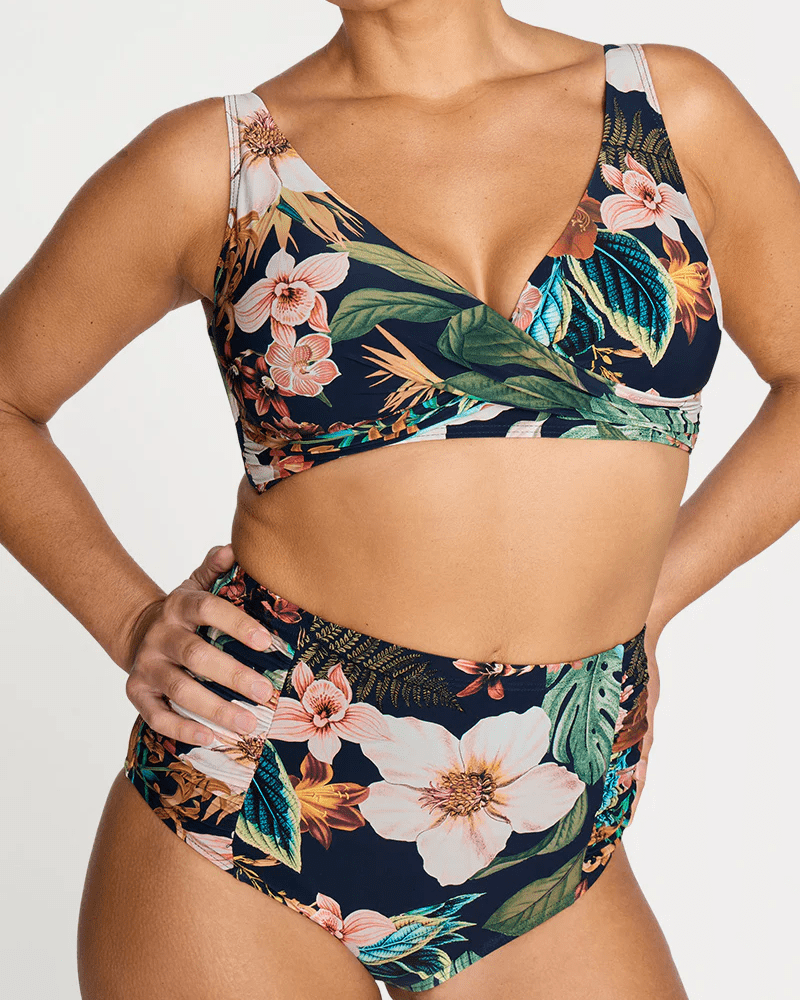 Artesands Artesands Into The Saltu Delacroix Cross Over Bikini Top -Navy Artesands Into The Saltu Delacroix Cross Over Bikini Top -Navy Splash Swimwear