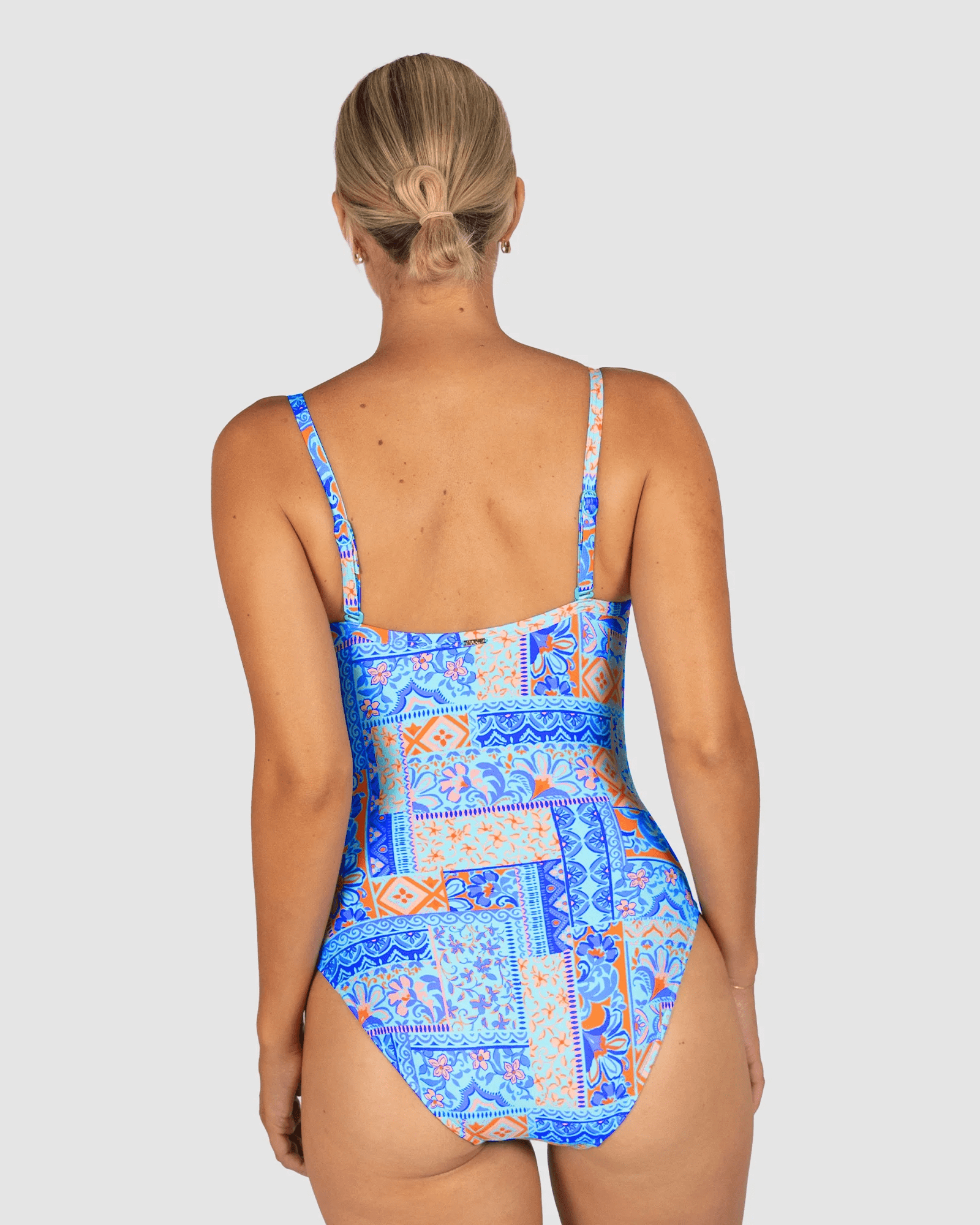 Baku Baku Tulum D-E Underwire One Piece Swimsuit - Black Baku Tulum D-E Underwire One Piece Swimsuit - Black Splash Swimwear