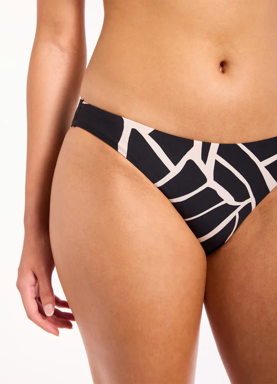 Jets Jets Bonita Hipster Pant - Black Jets Bonita Hipster Pant - Black Splash Swimwear Bikini Bottoms