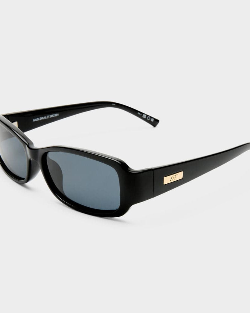 Le Specs Le Specs GIGGLEMUG | BLACK POLARISED LSP2652304 Le Specs GIGGLEMUG | BLACK POLARISED Splash Swimwear 9324976437778