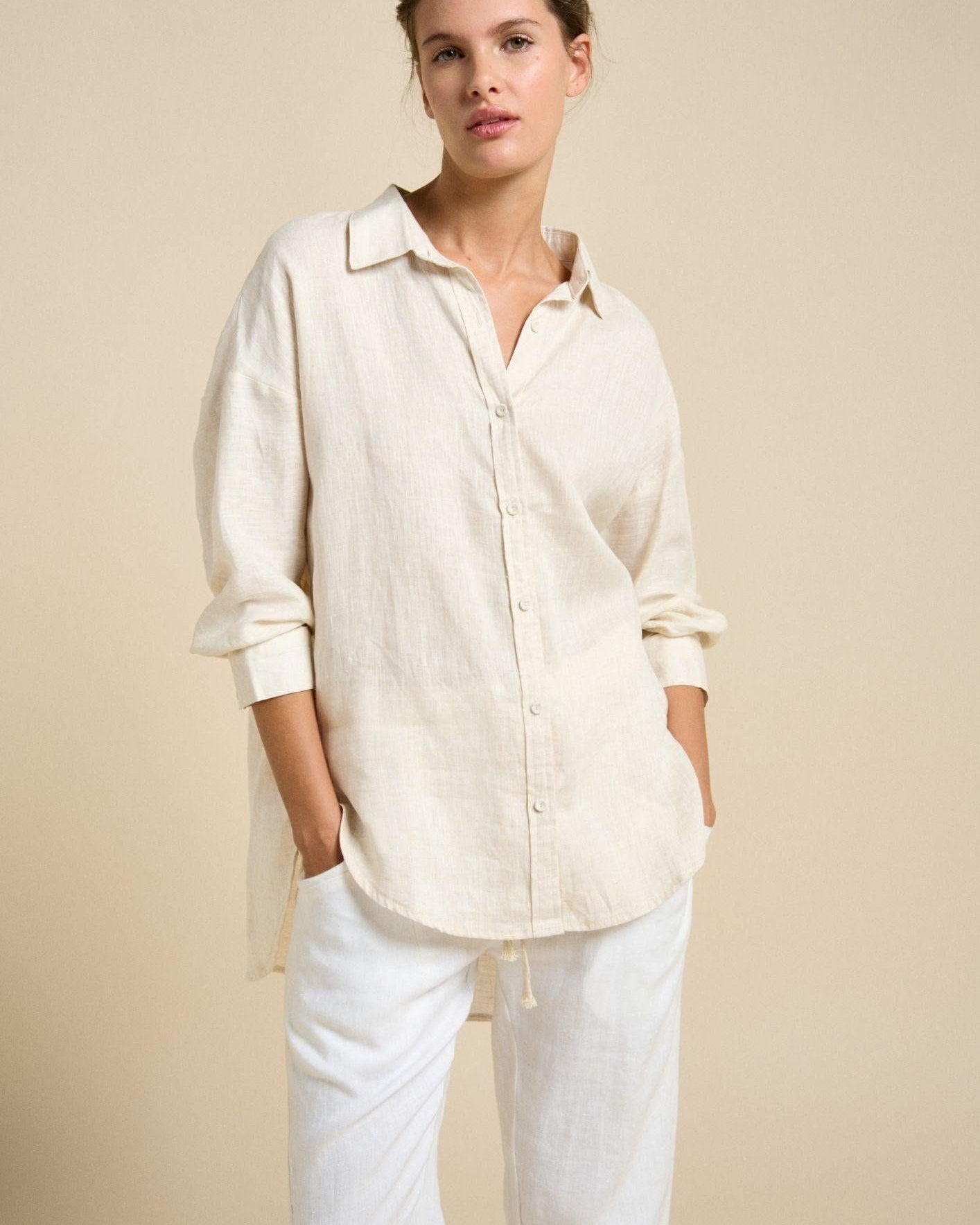 Little Lies Little Lies Linen Boyfriend Shirt R19121611 Little Lies Linen Boyfriend Shirt Splash Swimwear Shirts Natural / S 1000029927