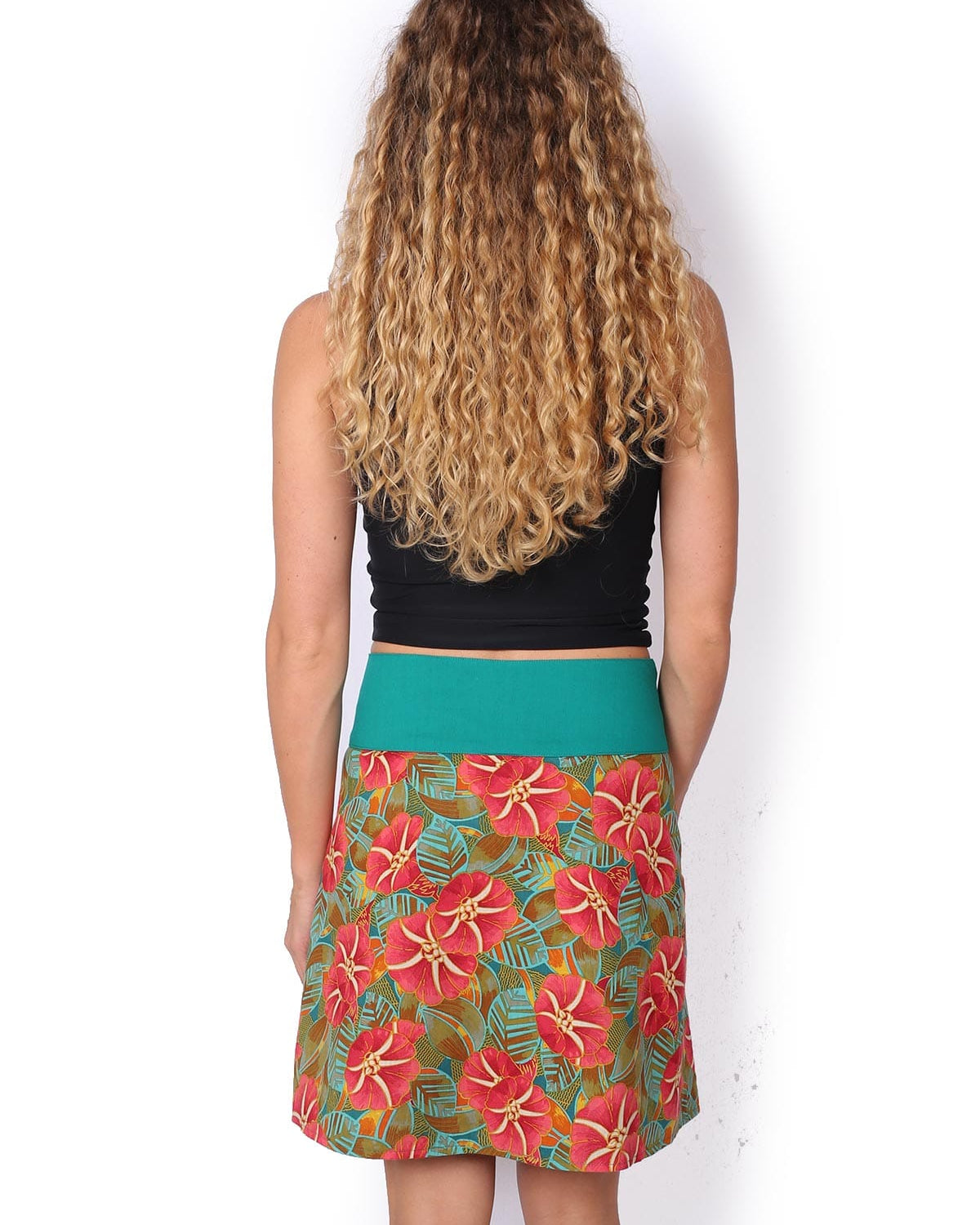 OM Designs OM Designs Reversible New Energy Skirt Long - Hibiscus 34410511007001 OM Designs Reversible New Energy Skirt Long - Hibiscus Splash Swimwear Skirt O/S 54410511007001