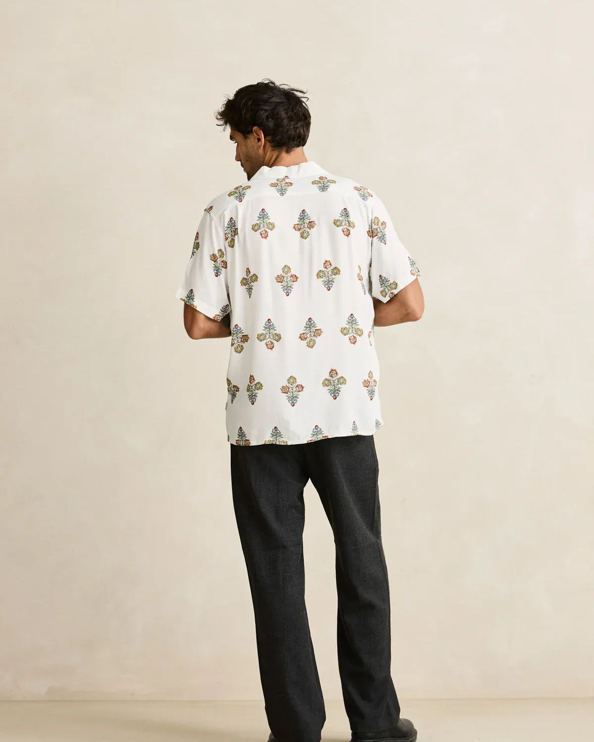 Rhythm Mens Rhythm Bouquet SS Shirt - Natural Rhythm Bouquet SS Shirt - Natural Splash Swimwear Mens Shirt