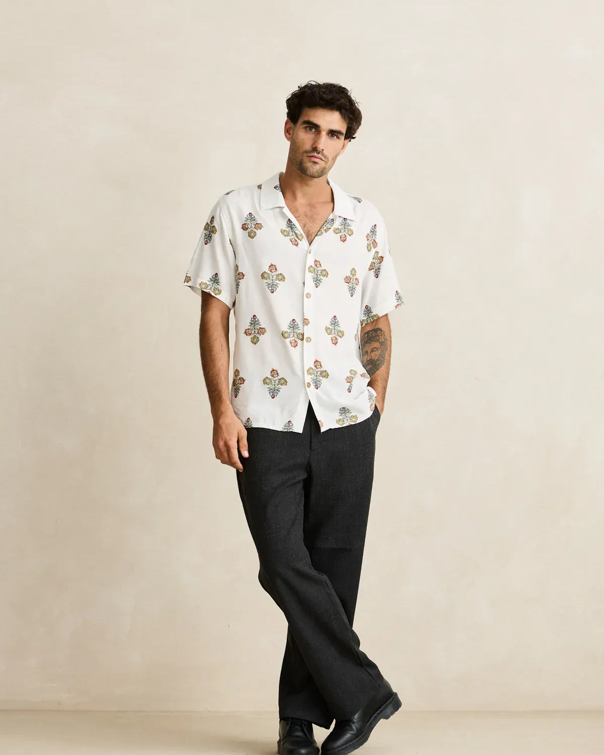 Rhythm Mens Rhythm Bouquet SS Shirt - Natural Rhythm Bouquet SS Shirt - Natural Splash Swimwear Mens Shirt
