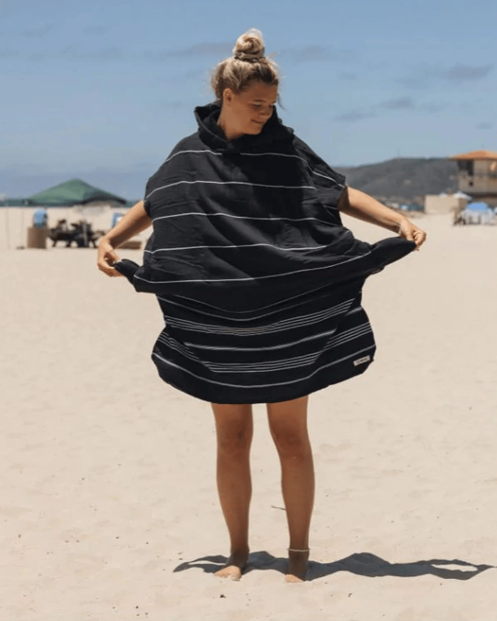 Sand Cloud Sand Cloud Classic Stripe Hooded Poncho Beach Towell -Black SCS22PON003BLKOS Sand Cloud Classic Stripe Hooded Poncho Beach Towell -Black Splash Swimwear