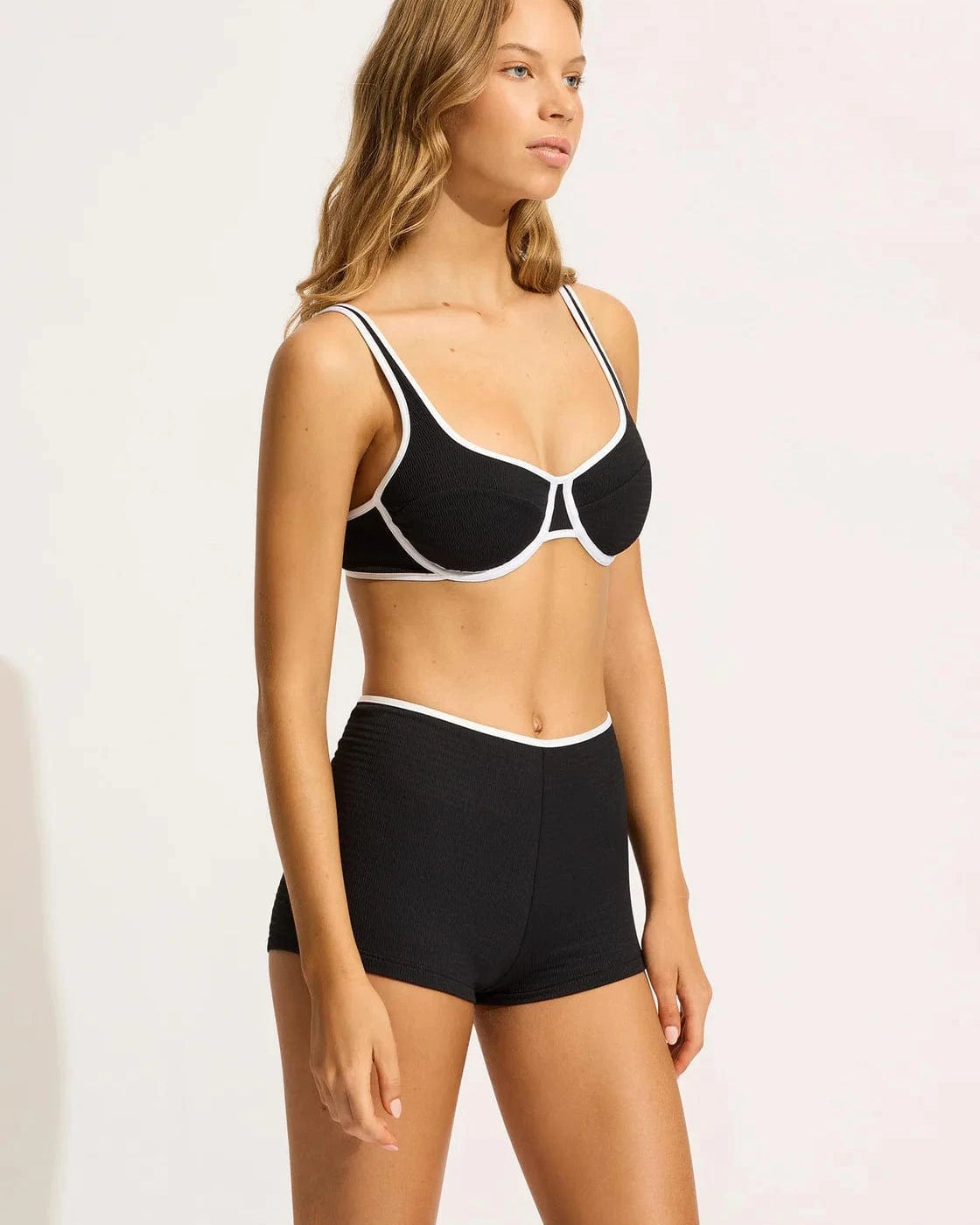 Seafolly Beach Bound DD Underwire Bikini Top - Black Seafolly Beach Bound DD Underwire Bikini Top - Black Splash Swimwear