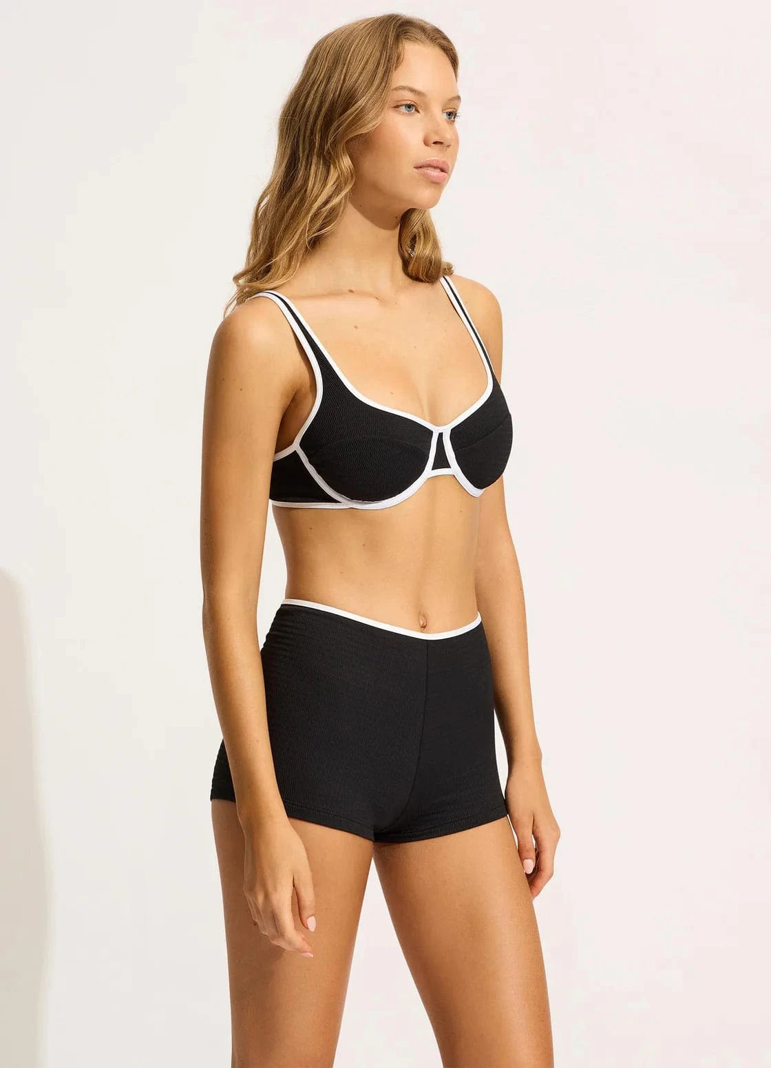 Seafolly Beach Bound DD Underwire Bikini Top - Black Seafolly Beach Bound DD Underwire Bikini Top - Black Splash Swimwear