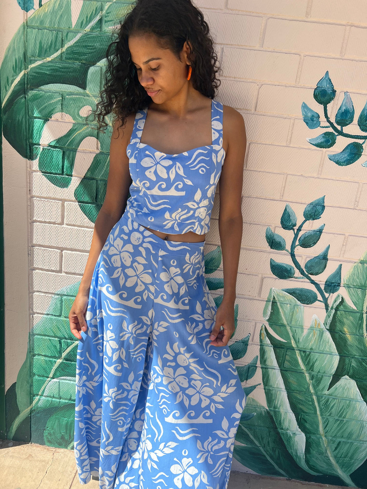 Elcee the Label Tops Hawaii Jada Crop - Blue