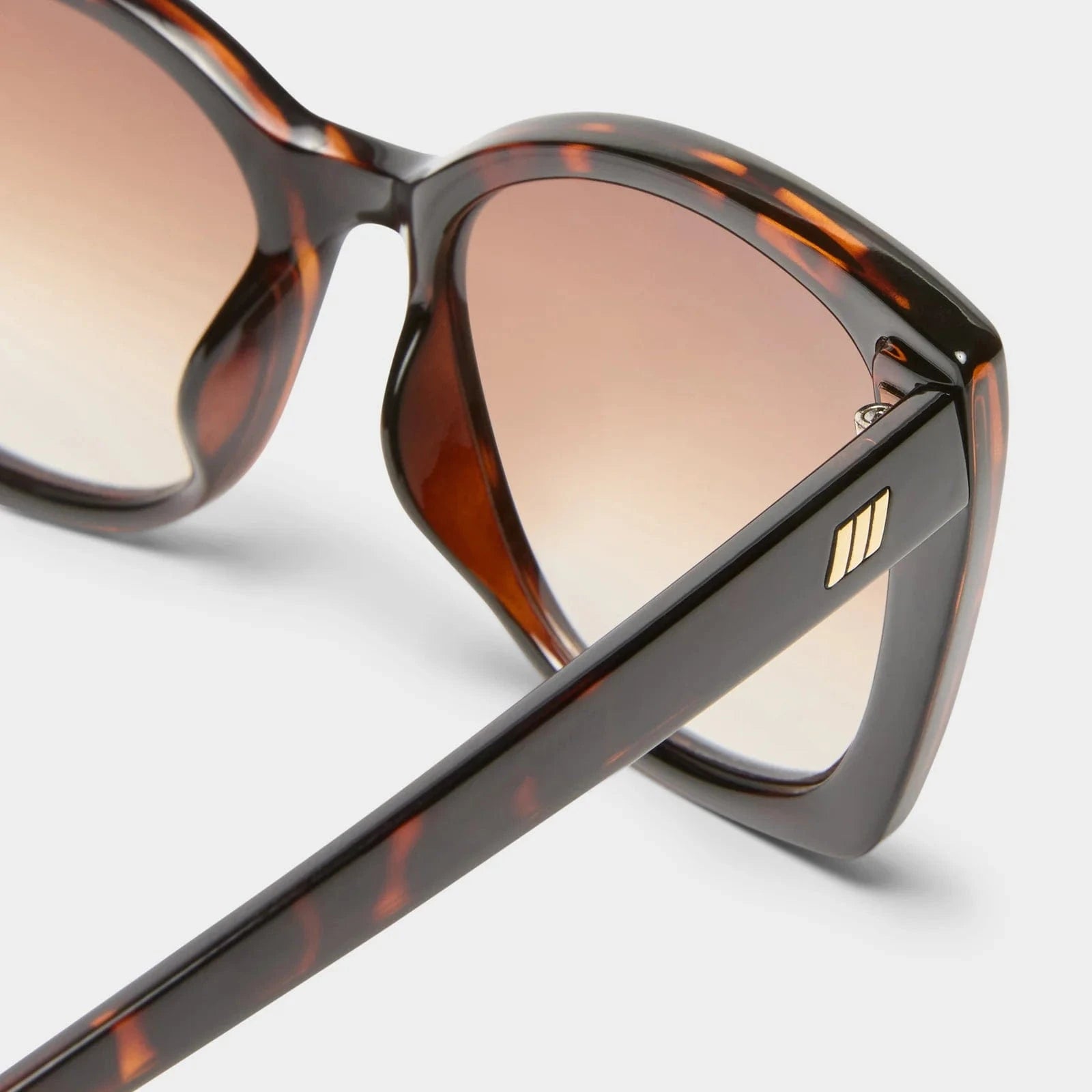 Le Specs Incantation Sunnies - Tort LSP2552150 Le Specs Incantation Sunnies - Tort Splash Swimwear Sunnies 9324976425140