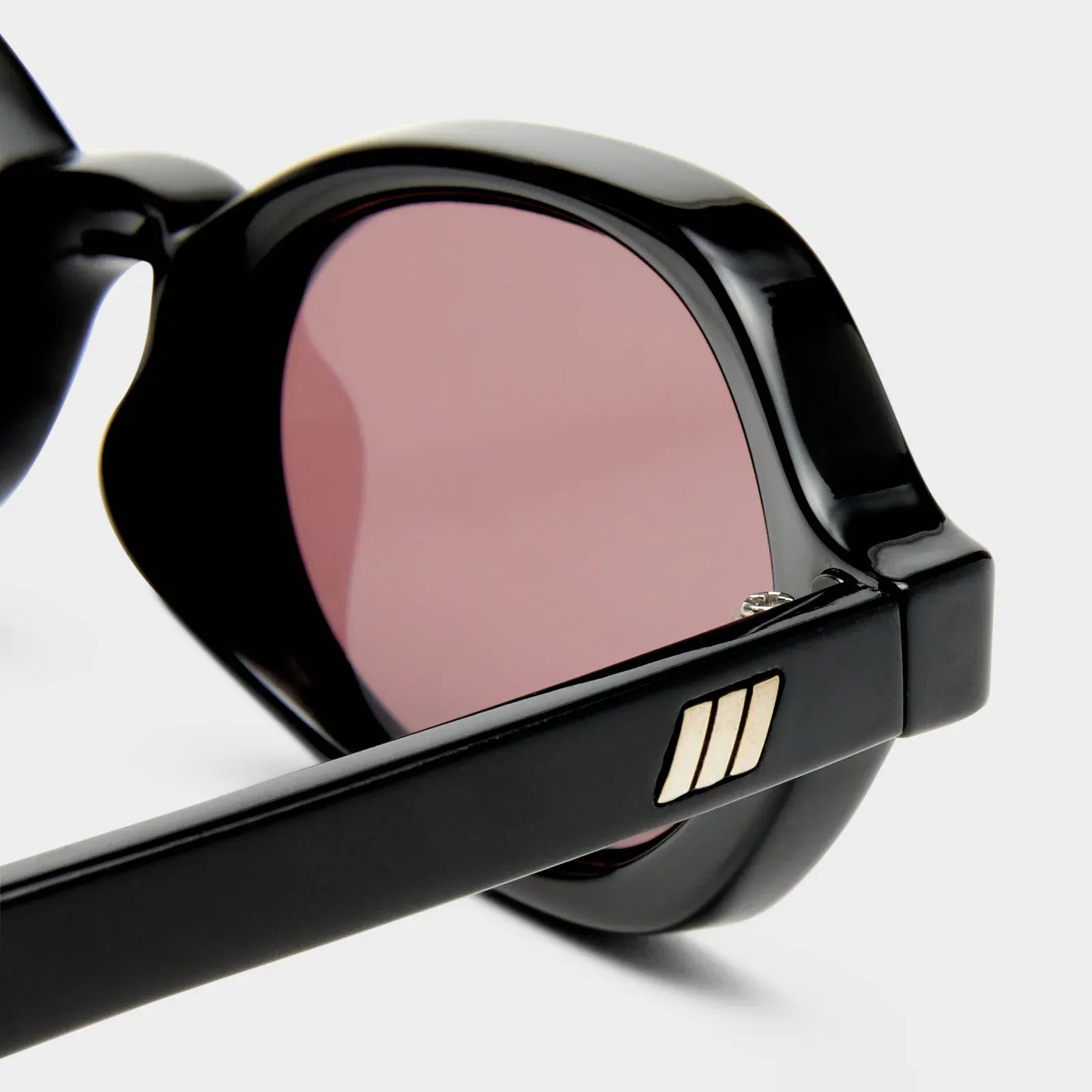 Le Specs Le Specs Foundry + Sunnies - Black LSP2652364 Le Specs Outta Love Sunnies - Pearl Caramel Splash Swimwear Sunnies 9324976446671