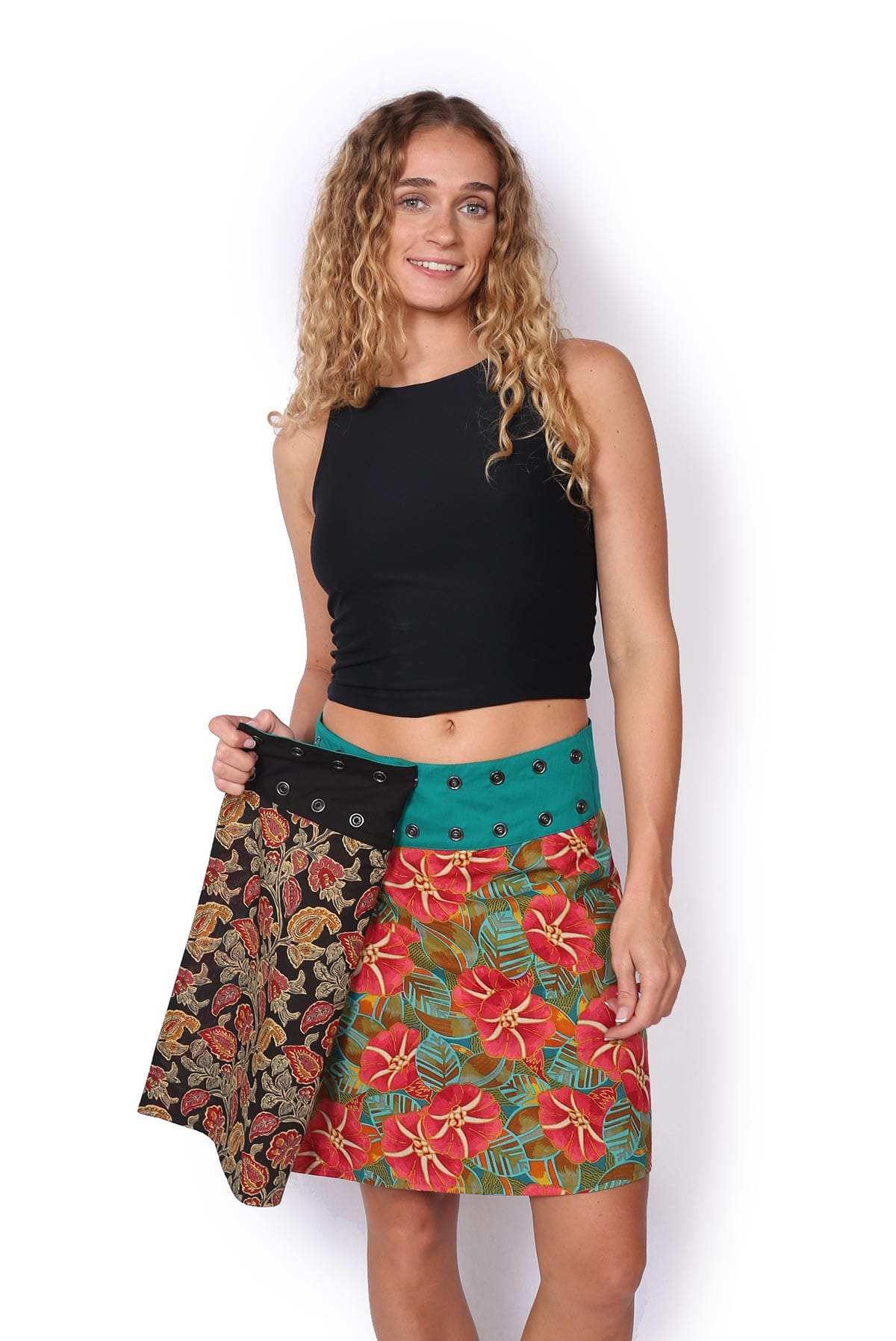 OM Designs OM Designs Reversible New Energy Skirt Long - Hibiscus 34410511007001 OM Designs Reversible New Energy Skirt Long - Hibiscus Splash Swimwear Skirt O/S 54410511007001