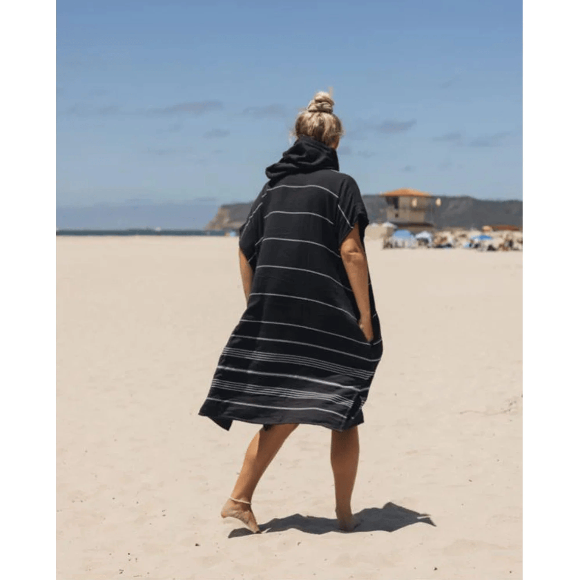 Sand Cloud Sand Cloud Classic Stripe Hooded Poncho Beach Towell -Black SCS22PON003BLKOS Sand Cloud Classic Stripe Hooded Poncho Beach Towell -Black Splash Swimwear