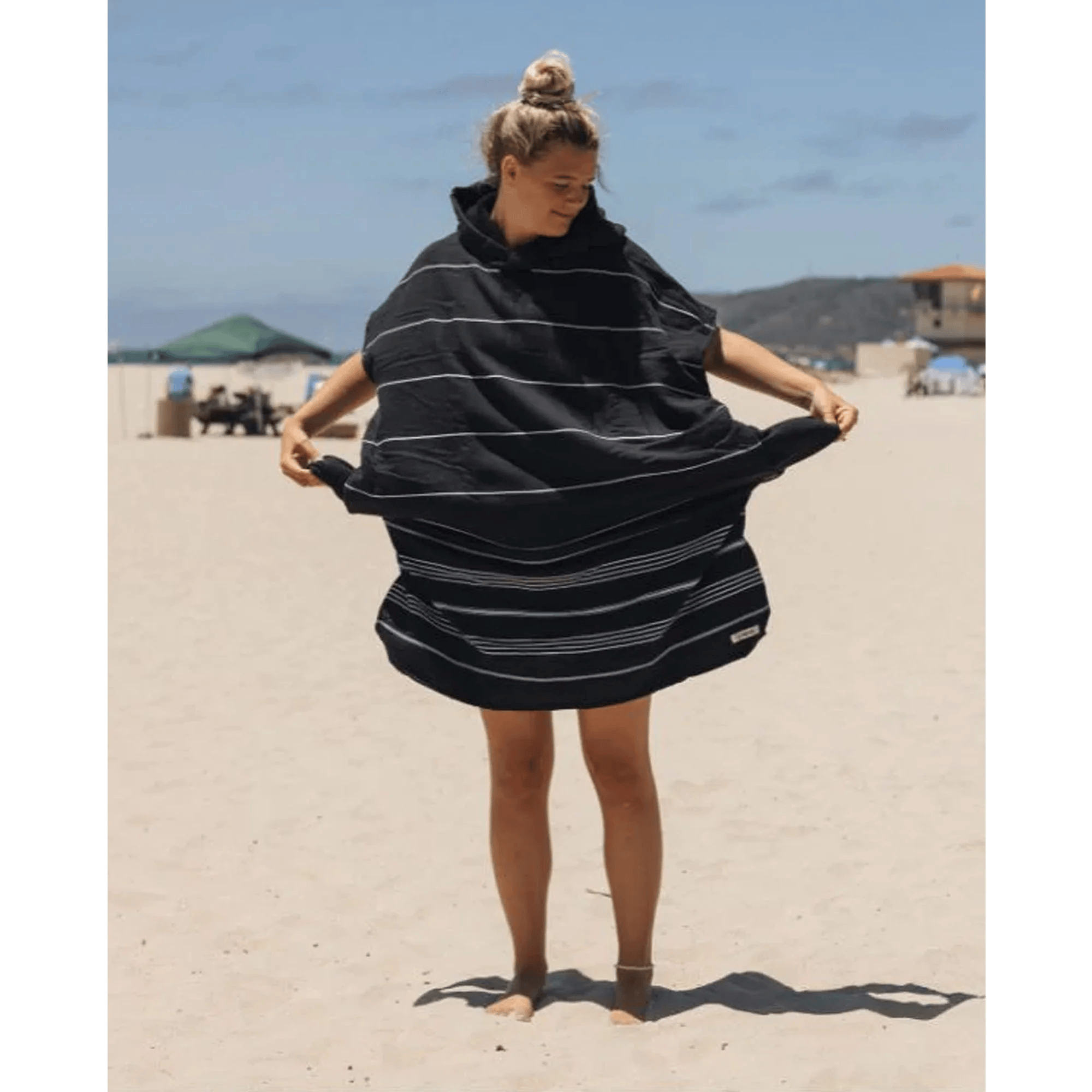Sand Cloud Sand Cloud Classic Stripe Hooded Poncho Beach Towell -Black SCS22PON003BLKOS Sand Cloud Classic Stripe Hooded Poncho Beach Towell -Black Splash Swimwear