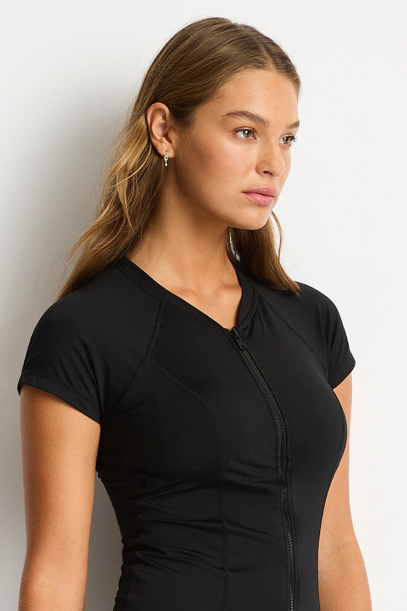 Sea Level Sea Level Essentials Short Sleeve Multifit Full Zip Rash Vest - Black Sea Level Essentials Short Sleeve Multifit Full Zip Rash Vest Black Splash Swimwear Rashies & Sunsuits