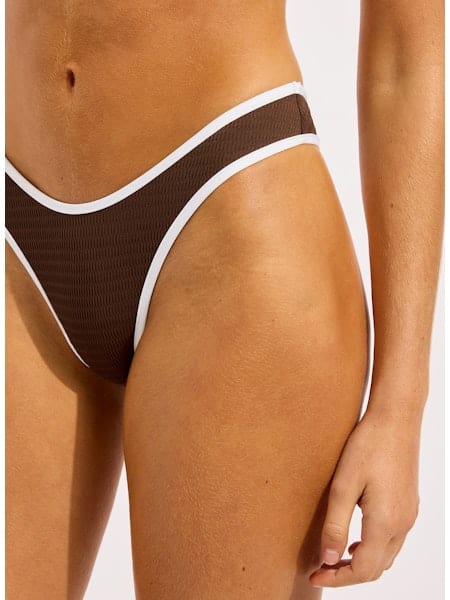 Seafolly Seafolly Beach Bound Scoop High Cut Rio - Dark Chocolate Seafolly Beach Bound Scoop High Cut Rio - Dark Chocolate Splash Swimwear