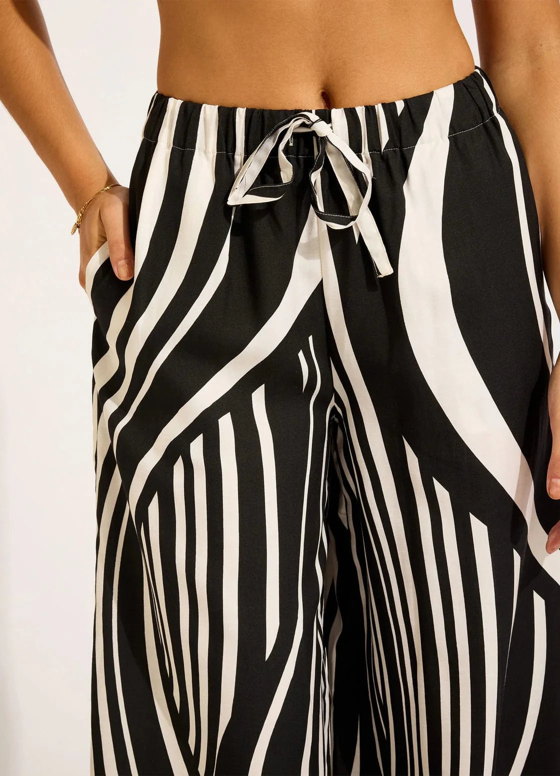 Seafolly Seafolly Coastline Drawcord Wide Leg Pant - Black Seafolly Coastline Drawcord Wide Leg Pant - Black Splash Swimwear