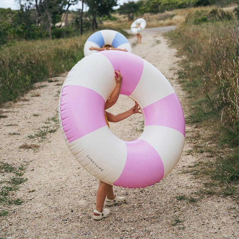 Sunnylife S41PRSEG Tube Pool Ring - Bubblegum Pink Stripe Sunnylife Luxe Tube Pool Ring - Strawberry Pink