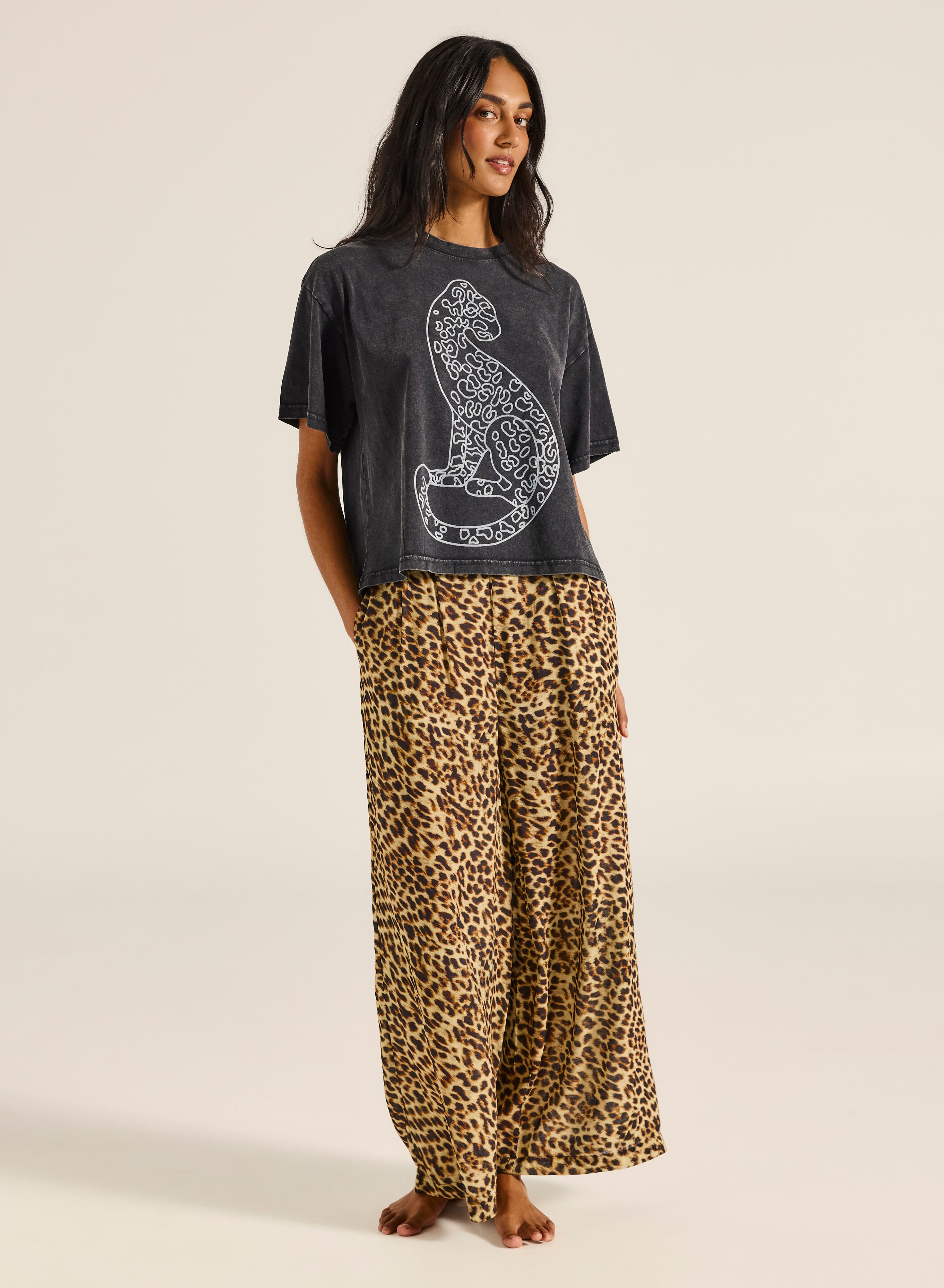 Tigerlily Tigerlily Leopard Boxy Crop Tee Tigerlily Leopard Boxy Crop Tee Splash Swimwear Tee