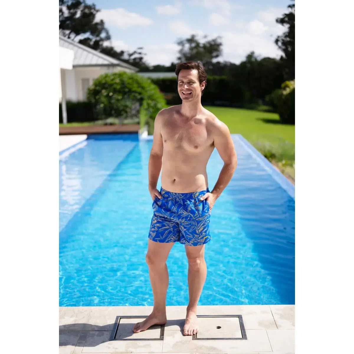 Zoggs Zoggs Mens 16 Inch Water Shorts - Leaf Zoggs Mens 16 Inch Water Shorts - Leaf Splash Swimwear Mens